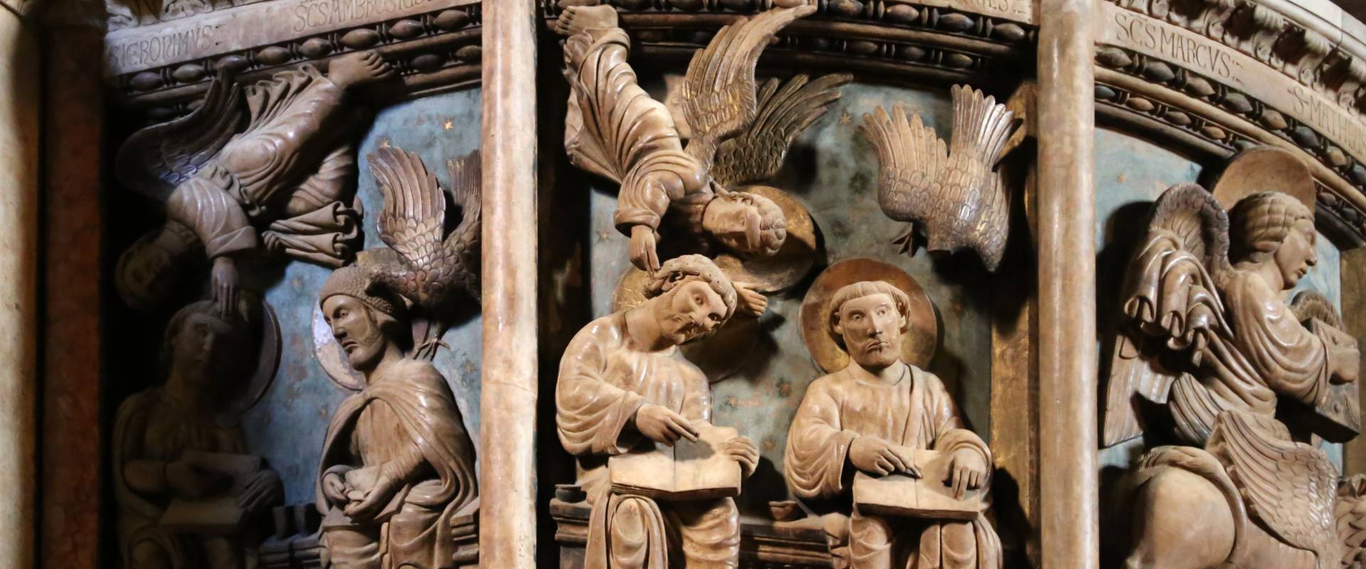 Anselmo da campione e aiuti, pontile del duomo di modena, 1160-80 ca., ambone coi simbolio degli evangelisti del 1208-1225 ca. 01 foto di Sailko